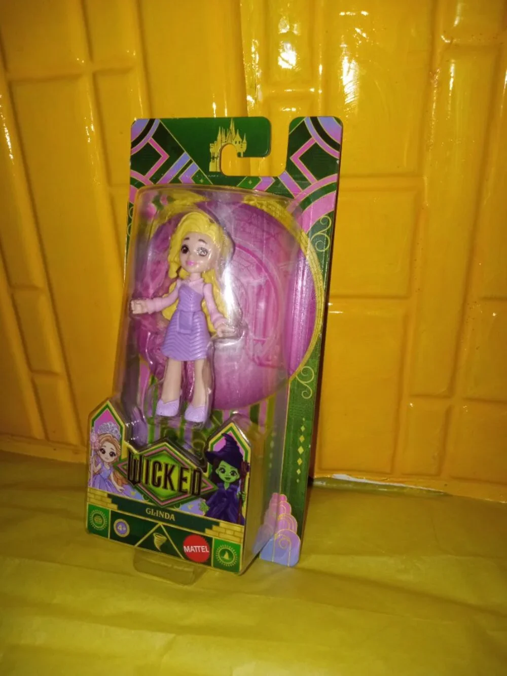 Mini Glinda shiz university uniform wicked mattel wizard of oz glinda the good